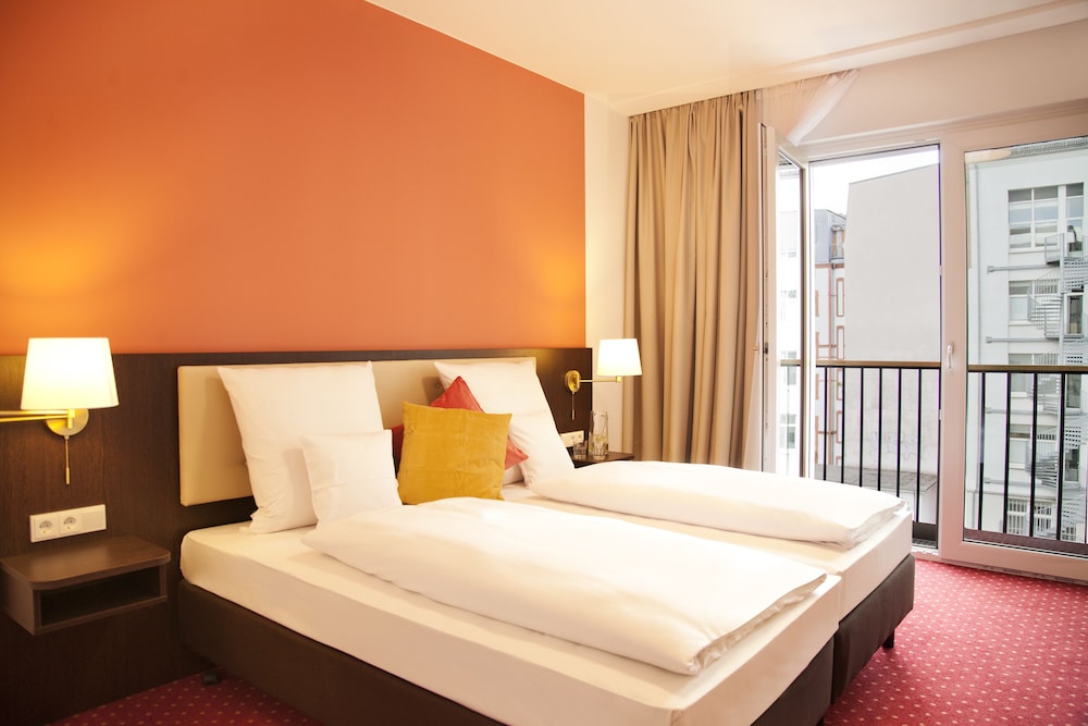 Gold Palais Hotel — Hotel rooms in Berlin, Berlin