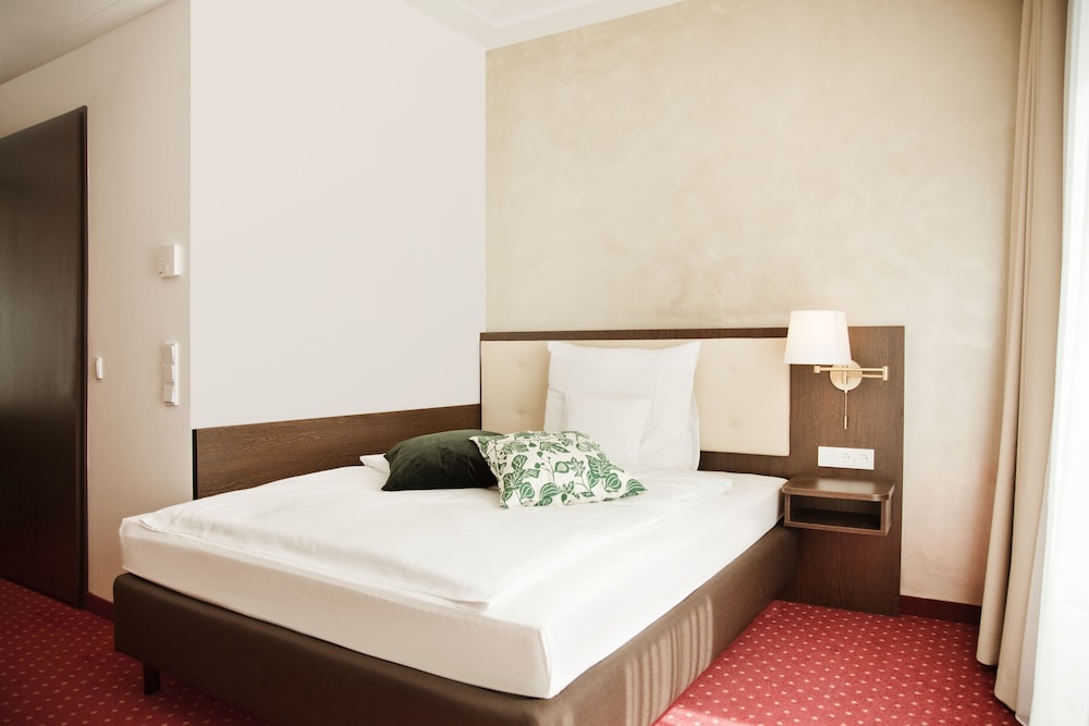 Gold Palais Hotel — Hotel rooms in Berlin, Berlin