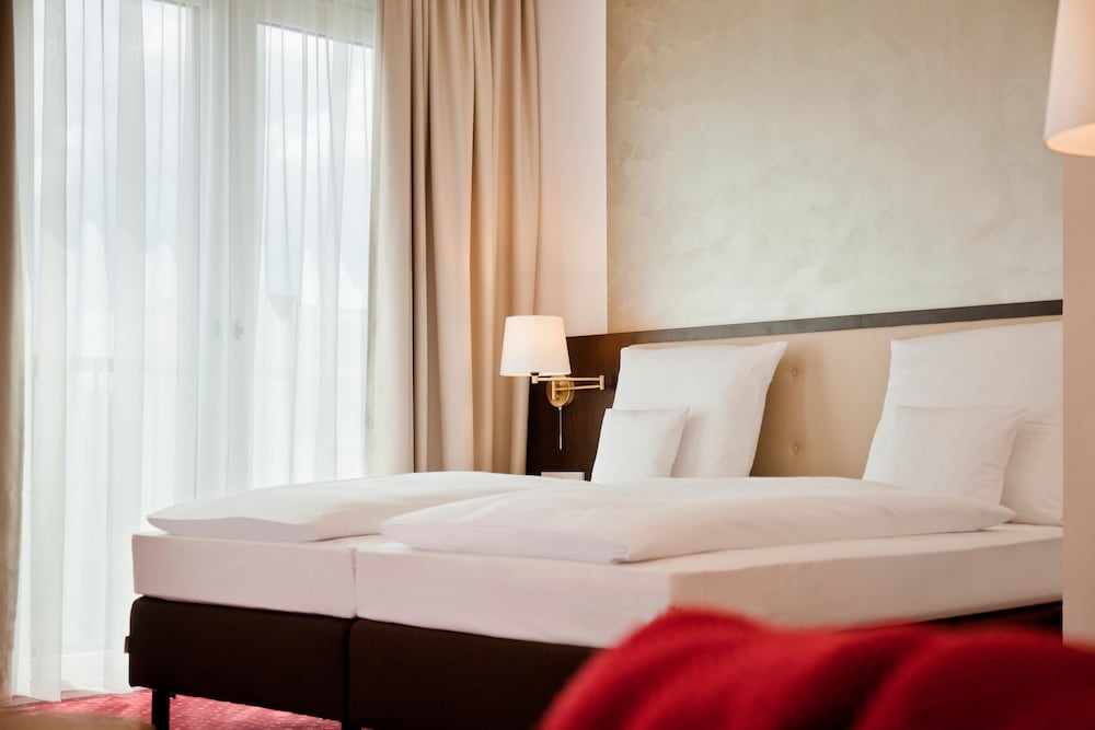 Gold Palais Hotel — Hotel rooms in Berlin, Berlin