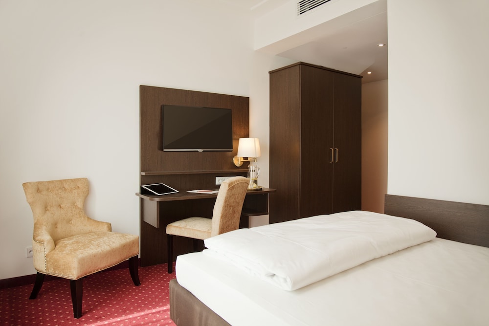 Gold Palais Hotel — Hotel rooms in Berlin, Berlin