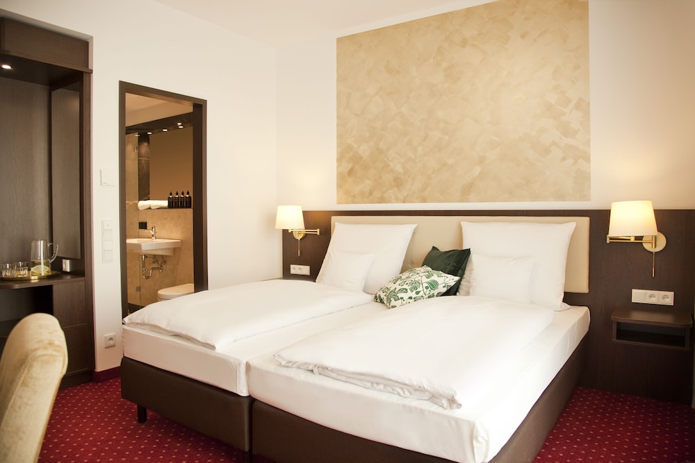 Gold Palais Hotel — Hotel rooms in Berlin, Berlin