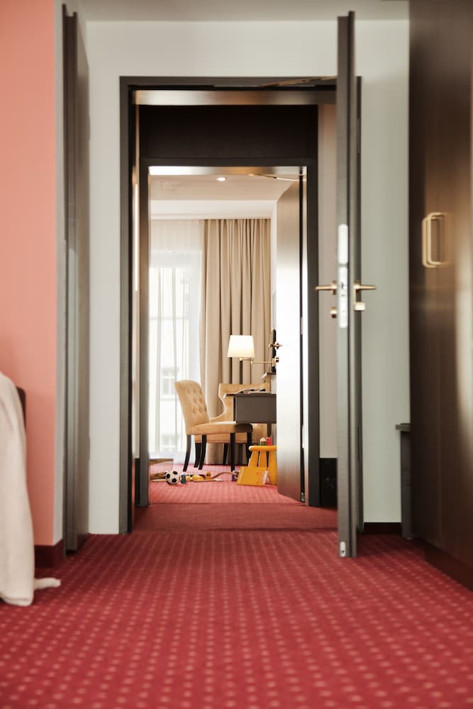 Gold Palais Hotel — Hotel rooms in Berlin, Berlin