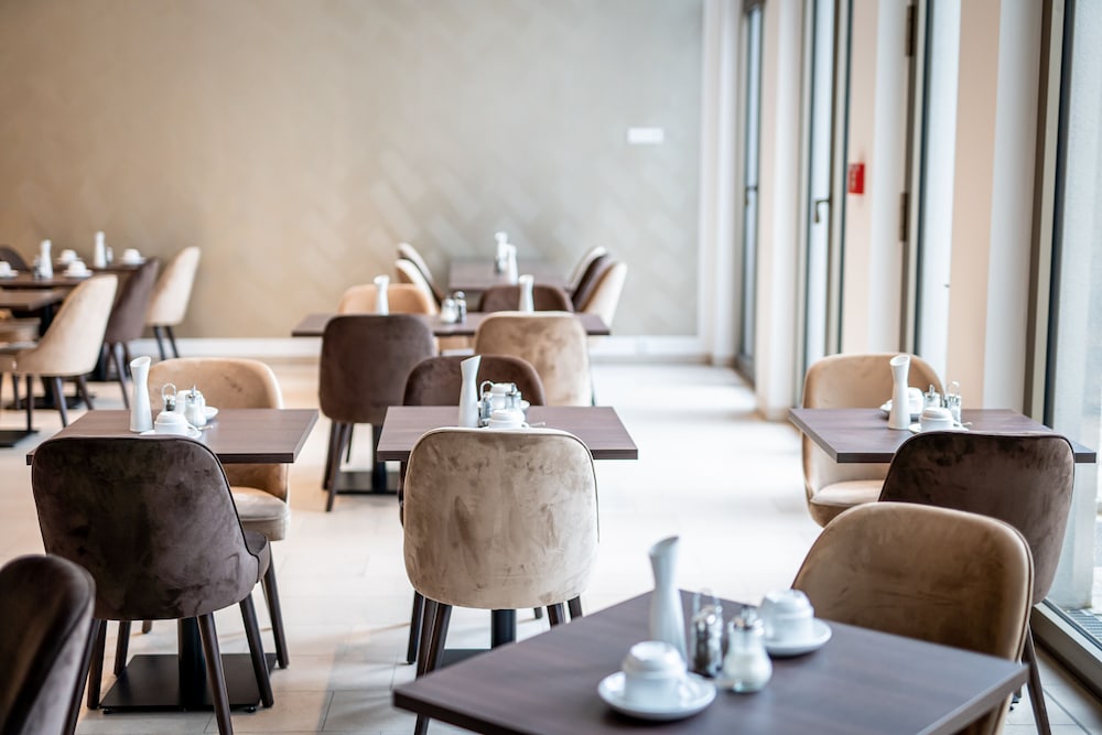 Gold Palais Hotel — Restaurant & bars in Berlin, Berlin
