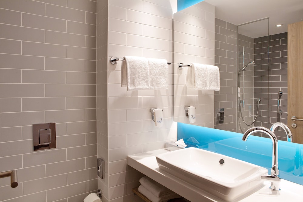Holiday Inn Express Munich - Olympiapark by IHG — Hotel rooms in Munich, Bavaria