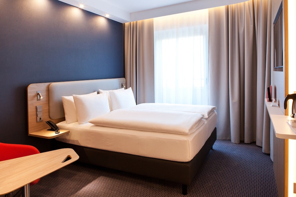 Holiday Inn Express Munich - Olympiapark by IHG — Hotel rooms in Munich, Bavaria