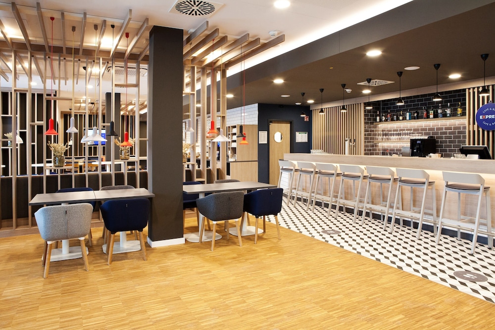 Holiday Inn Express Munich - Olympiapark by IHG — Restaurant & bars in Munich, Bavaria