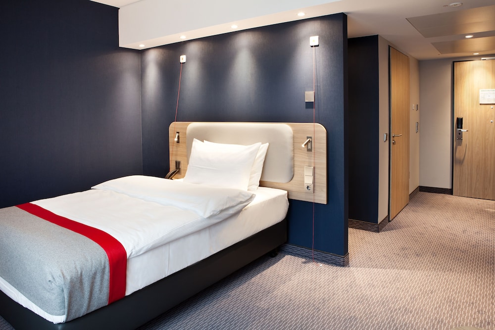 Holiday Inn Express Munich - Olympiapark by IHG — Hotel rooms in Munich, Bavaria