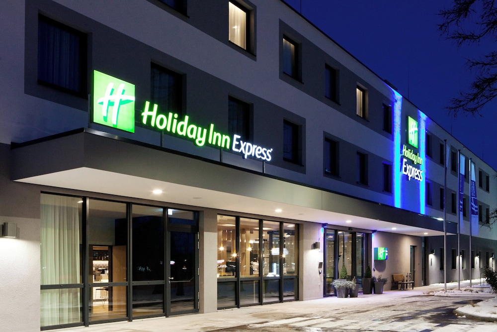 Holiday Inn Express Munich - Olympiapark by IHG — Hotel building in Munich, Bavaria