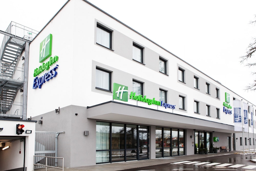 Holiday Inn Express Munich - Olympiapark by IHG — Hotel building in Munich, Bavaria
