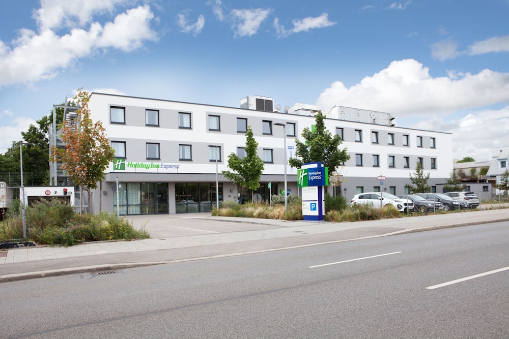 Holiday Inn Express Munich - Olympiapark by IHG — Hotel building in Munich, Bavaria