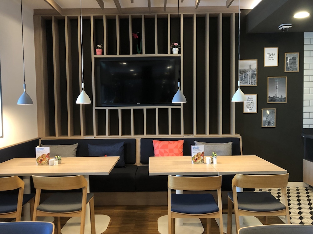 Holiday Inn Express Munich - Olympiapark by IHG — Restaurant & bars in Munich, Bavaria