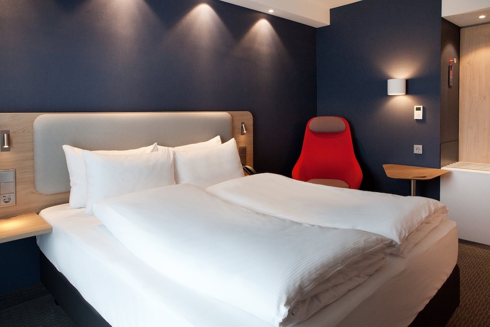 Holiday Inn Express Munich - Olympiapark by IHG — Hotel rooms in Munich, Bavaria