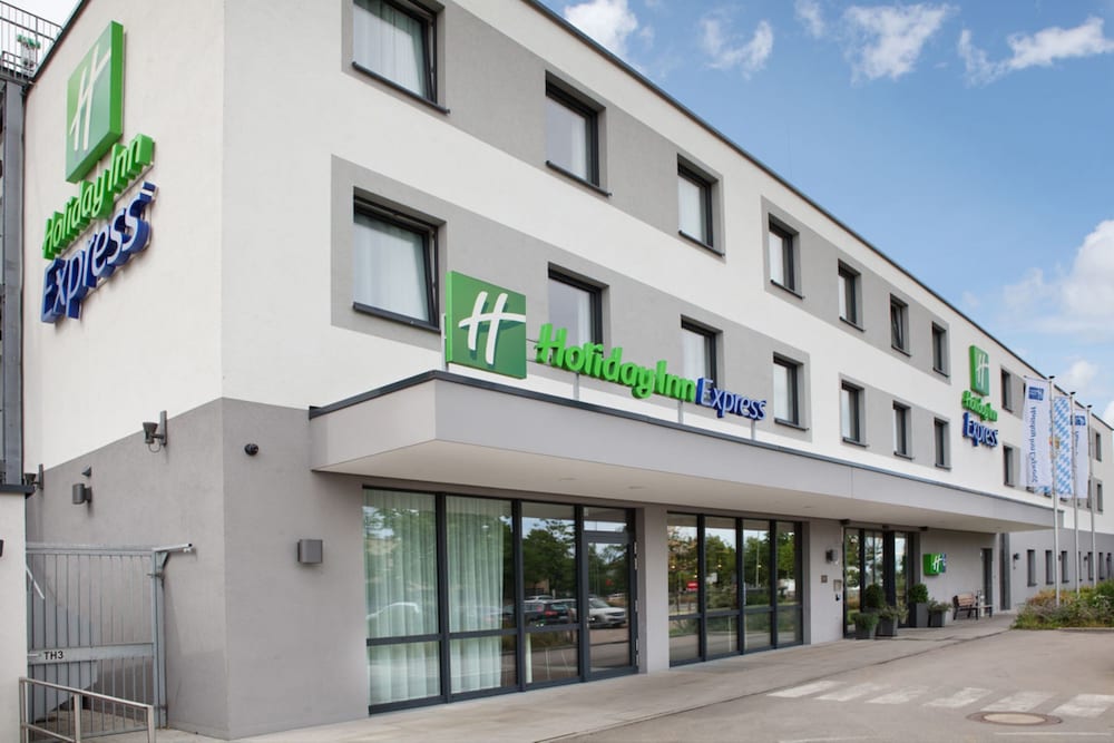 Holiday Inn Express Munich - Olympiapark by IHG — Hotel building in Munich, Bavaria