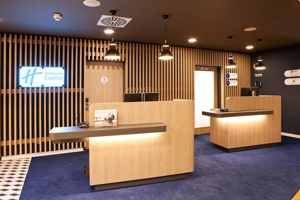 Holiday Inn Express Munich - Olympiapark by IHG — Hotel building in Munich, Bavaria