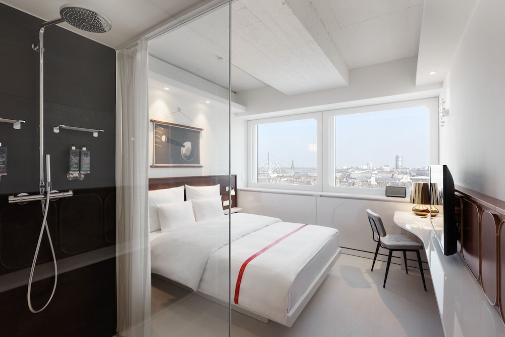 Ruby Luna Hotel Dusseldorf by IHG — Hotel rooms in Düsseldorf, North Rhine-Westphalia