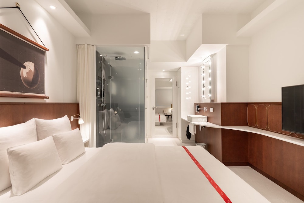 Ruby Luna Hotel Dusseldorf by IHG — Hotel rooms in Düsseldorf, North Rhine-Westphalia