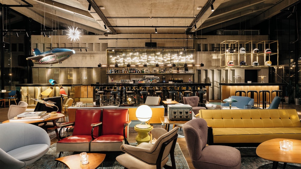 Ruby Luna Hotel Dusseldorf by IHG — Restaurant & bars in Düsseldorf, North Rhine-Westphalia