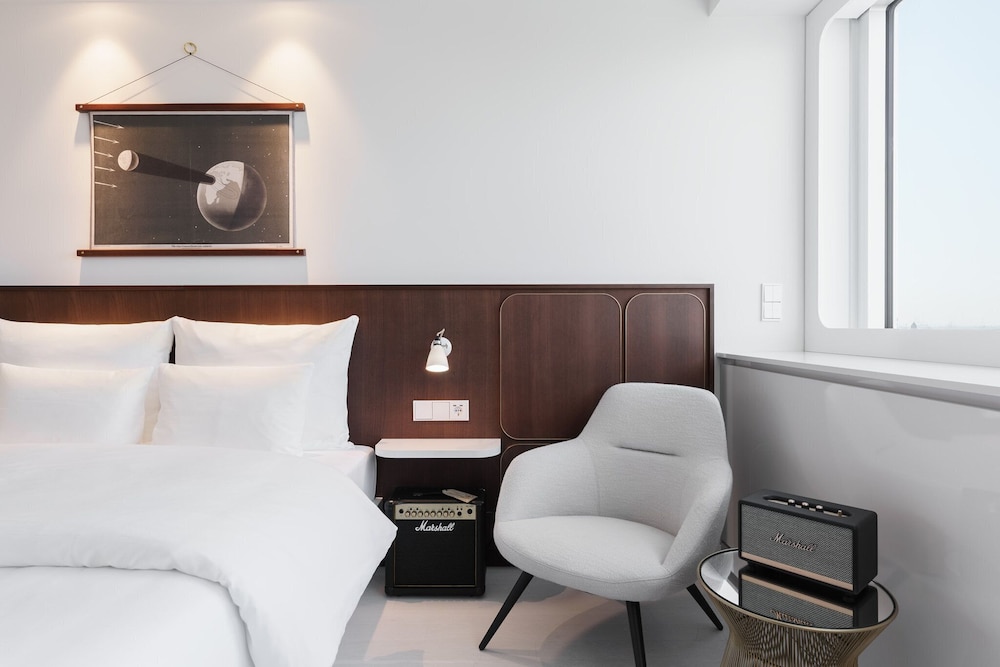 Ruby Luna Hotel Dusseldorf by IHG — Hotel rooms in Düsseldorf, North Rhine-Westphalia