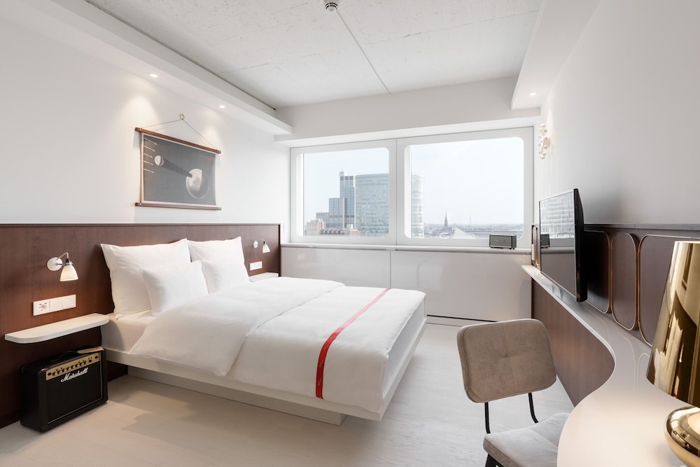 Ruby Luna Hotel Dusseldorf by IHG — Hotel rooms in Düsseldorf, North Rhine-Westphalia