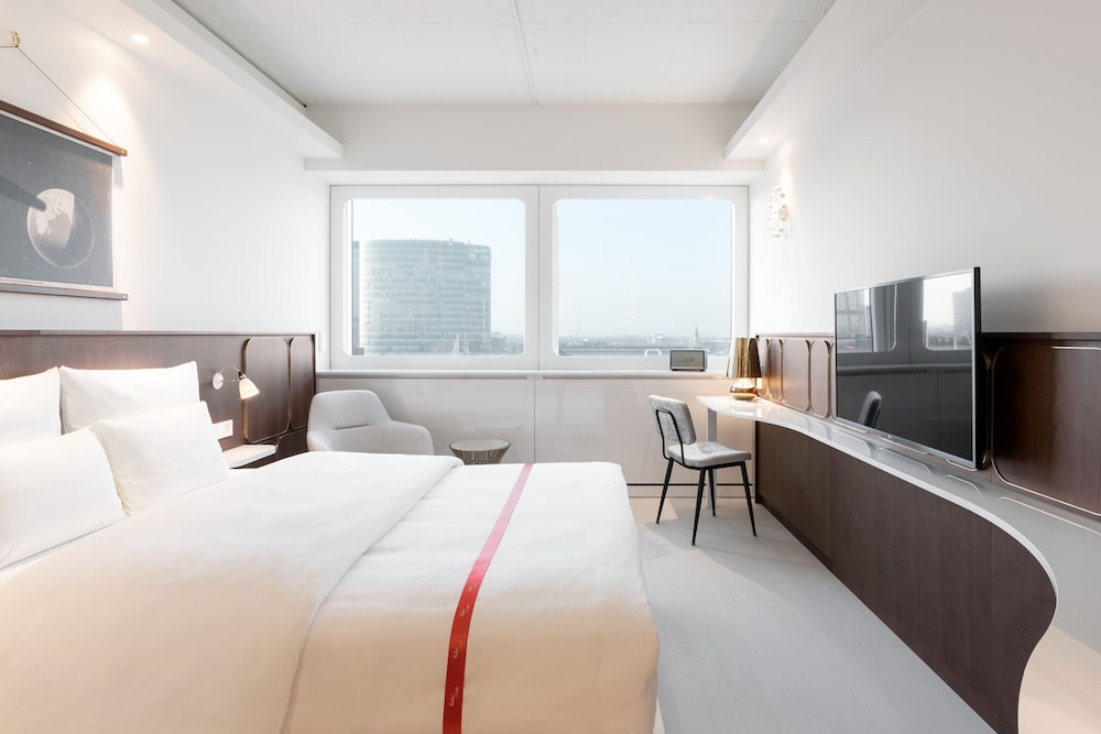 Ruby Luna Hotel Dusseldorf by IHG — Hotel rooms in Düsseldorf, North Rhine-Westphalia