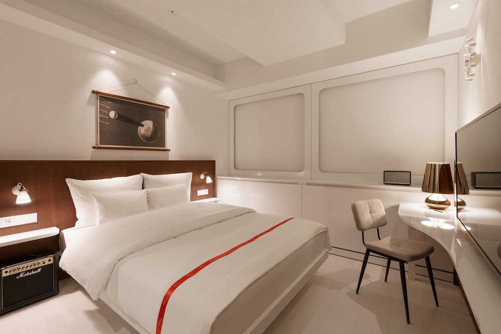 Ruby Luna Hotel Dusseldorf by IHG — Hotel rooms in Düsseldorf, North Rhine-Westphalia