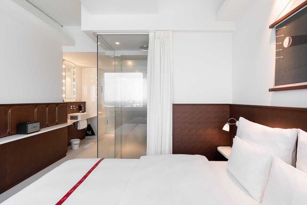 Ruby Luna Hotel Dusseldorf by IHG — Hotel rooms in Düsseldorf, North Rhine-Westphalia