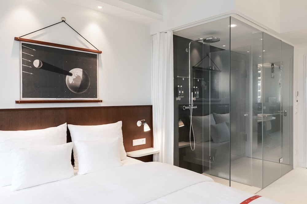 Ruby Luna Hotel Dusseldorf by IHG — Hotel rooms in Düsseldorf, North Rhine-Westphalia