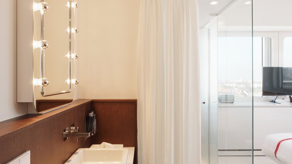 Ruby Luna Hotel Dusseldorf by IHG — Hotel rooms in Düsseldorf, North Rhine-Westphalia