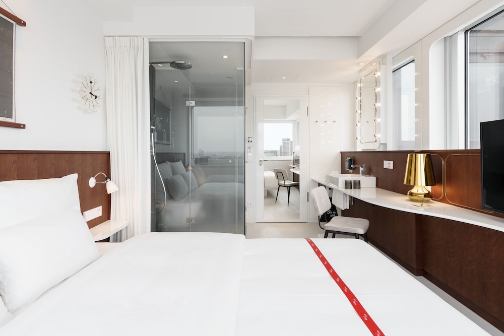 Ruby Luna Hotel Dusseldorf by IHG — Hotel rooms in Düsseldorf, North Rhine-Westphalia