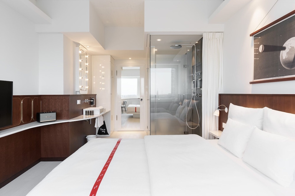 Ruby Luna Hotel Dusseldorf by IHG — Hotel rooms in Düsseldorf, North Rhine-Westphalia