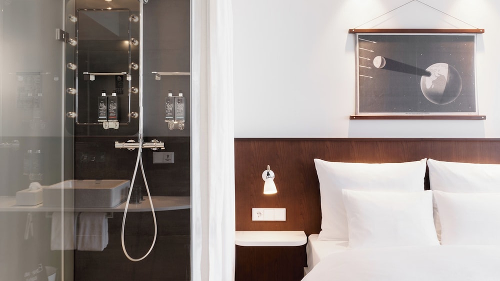 Ruby Luna Hotel Dusseldorf by IHG — Hotel rooms in Düsseldorf, North Rhine-Westphalia