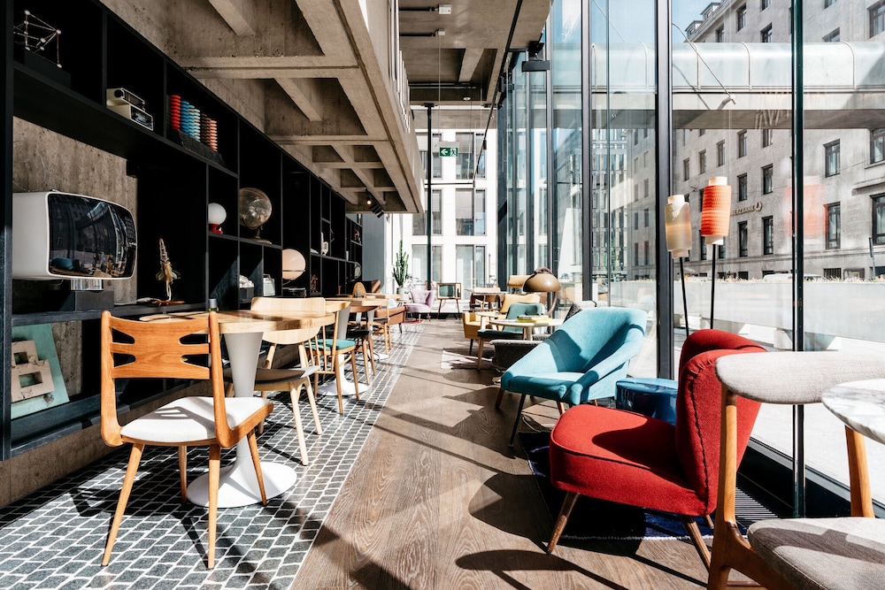 Ruby Luna Hotel Dusseldorf by IHG — Restaurant & bars in Düsseldorf, North Rhine-Westphalia