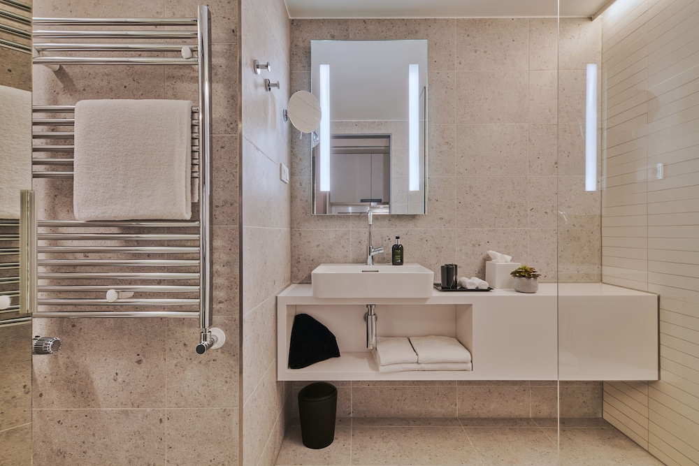 Adina Apartment Hotel Cologne — Hotel rooms in Cologne, North Rhine-Westphalia