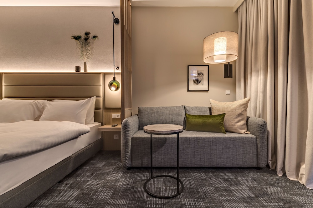 Adina Apartment Hotel Cologne — Hotel rooms in Cologne, North Rhine-Westphalia