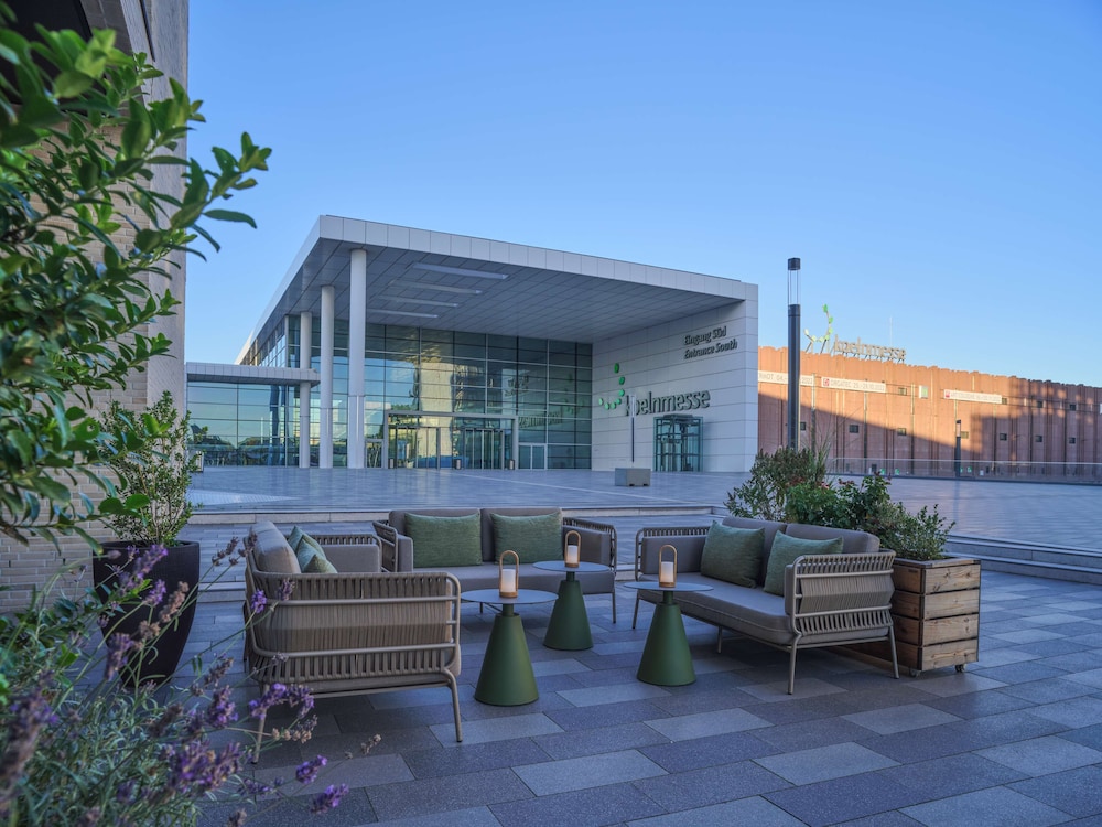 Adina Apartment Hotel Cologne — Hotel building in Cologne, North Rhine-Westphalia