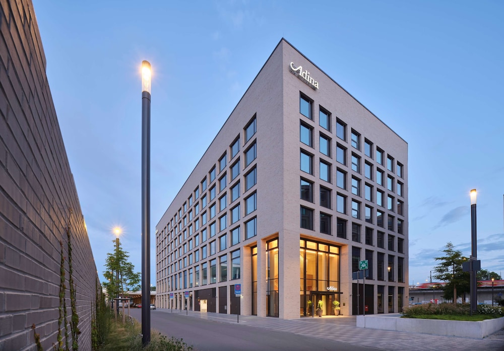 Adina Apartment Hotel Cologne — Hotel building in Cologne, North Rhine-Westphalia