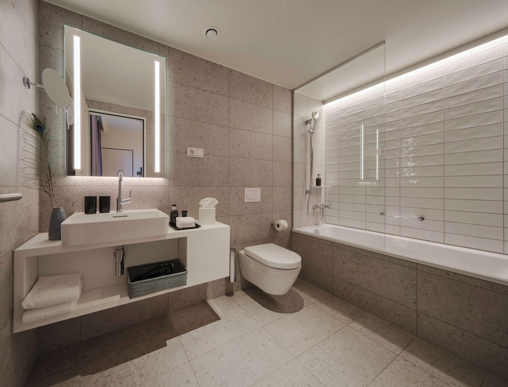 Adina Apartment Hotel Cologne — Hotel rooms in Cologne, North Rhine-Westphalia