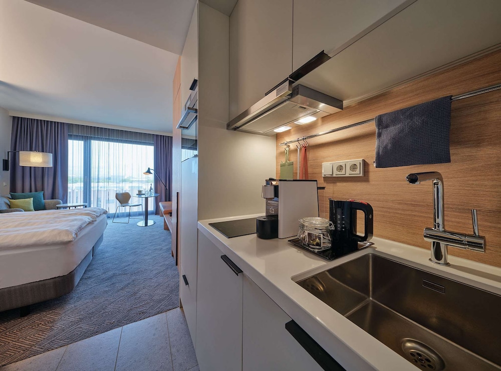 Adina Apartment Hotel Cologne — Hotel rooms in Cologne, North Rhine-Westphalia