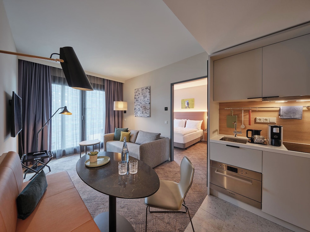 Adina Apartment Hotel Cologne — Hotel rooms in Cologne, North Rhine-Westphalia