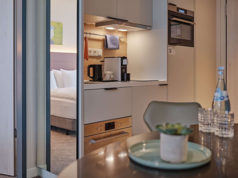 Adina Apartment Hotel Cologne — Hotel rooms in Cologne, North Rhine-Westphalia