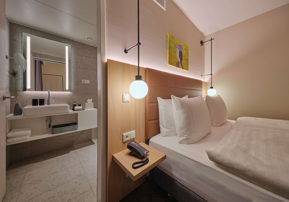 Adina Apartment Hotel Cologne — Hotel rooms in Cologne, North Rhine-Westphalia