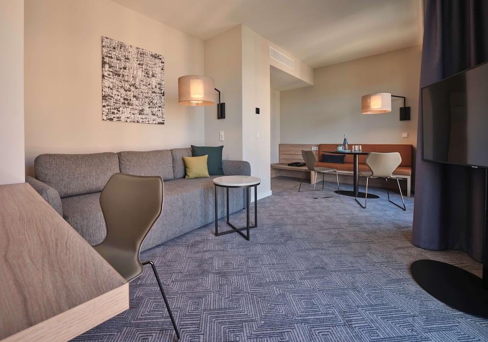 Adina Apartment Hotel Cologne — Hotel rooms in Cologne, North Rhine-Westphalia