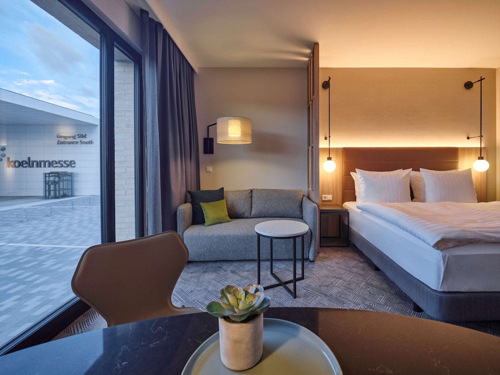 Adina Apartment Hotel Cologne — Hotel rooms in Cologne, North Rhine-Westphalia