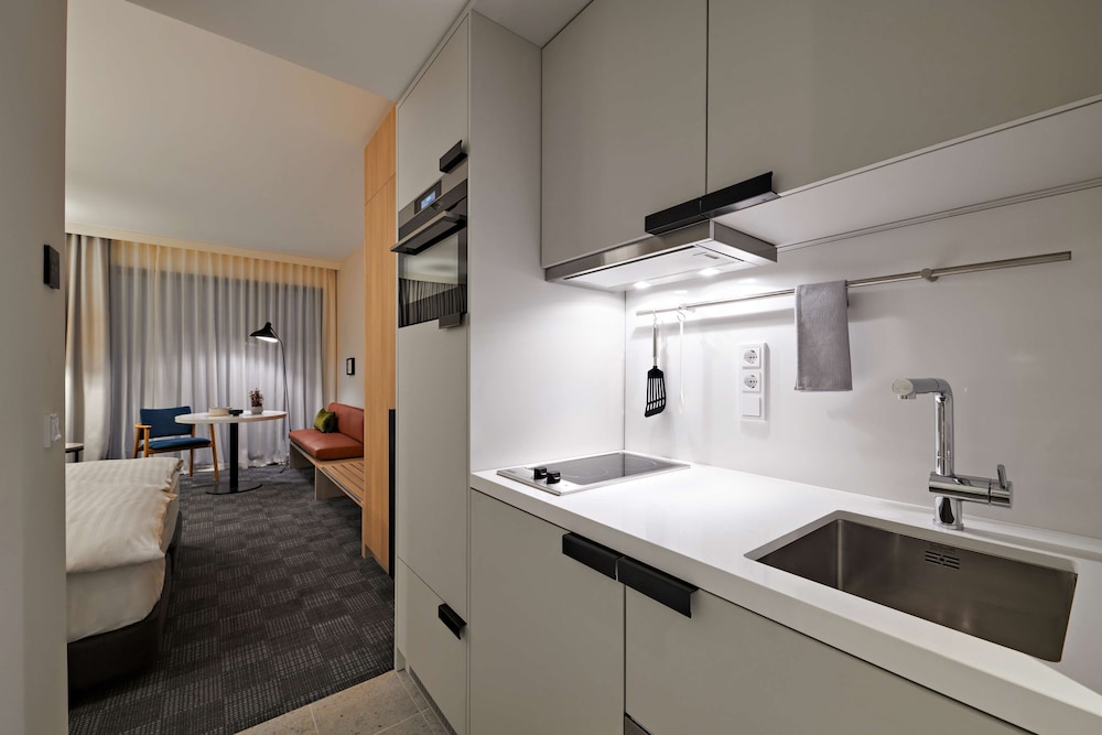 Adina Apartment Hotel Cologne — Hotel rooms in Cologne, North Rhine-Westphalia