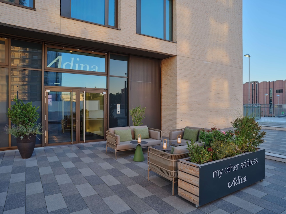 Adina Apartment Hotel Cologne — Hotel building in Cologne, North Rhine-Westphalia