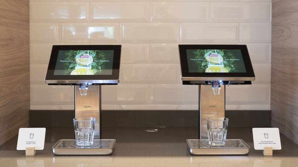 Holiday Inn Express Düsseldorf – Hauptbahnhof by IHG — Restaurant & bars in Düsseldorf, North Rhine-Westphalia