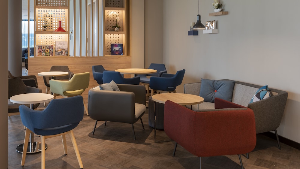 Holiday Inn Express Düsseldorf – Hauptbahnhof by IHG — Restaurant & bars in Düsseldorf, North Rhine-Westphalia