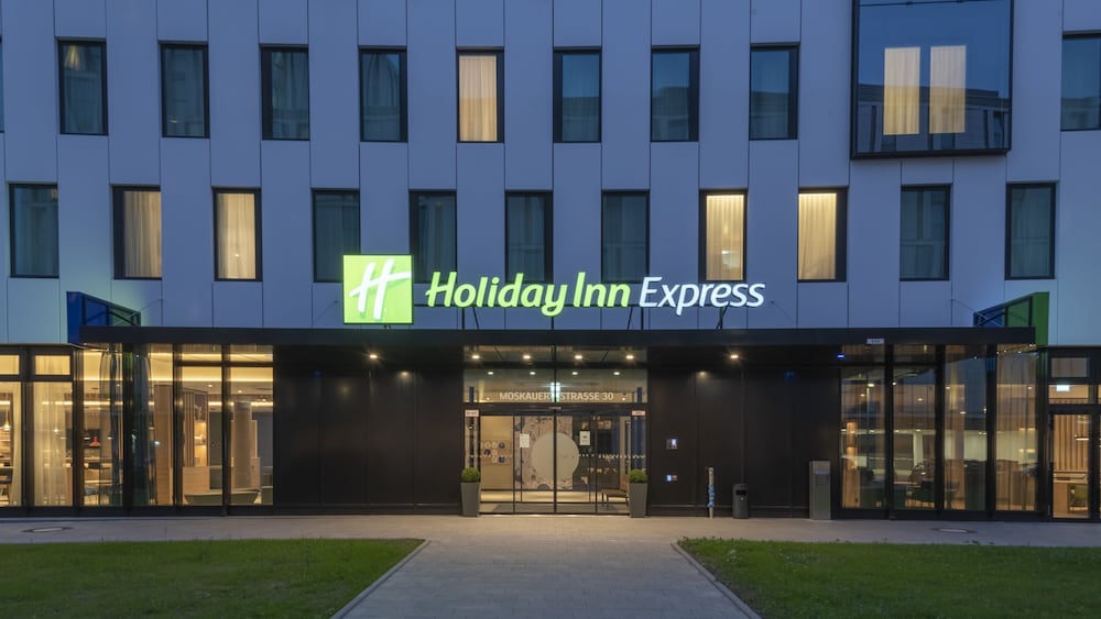 Holiday Inn Express Düsseldorf – Hauptbahnhof by IHG — Main photo in Düsseldorf, North Rhine-Westphalia