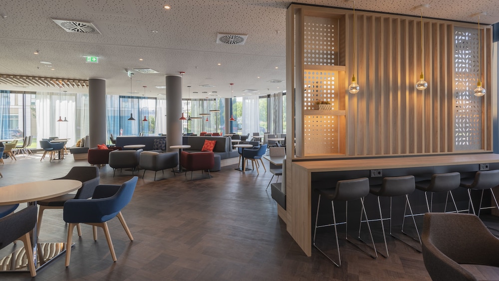 Holiday Inn Express Düsseldorf – Hauptbahnhof by IHG — Restaurant & bars in Düsseldorf, North Rhine-Westphalia