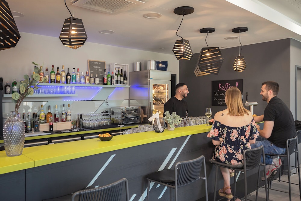 Holiday Inn - the niu, Seven Dusseldorf Ost by IHG — Restaurant & bars in Düsseldorf, North Rhine-Westphalia